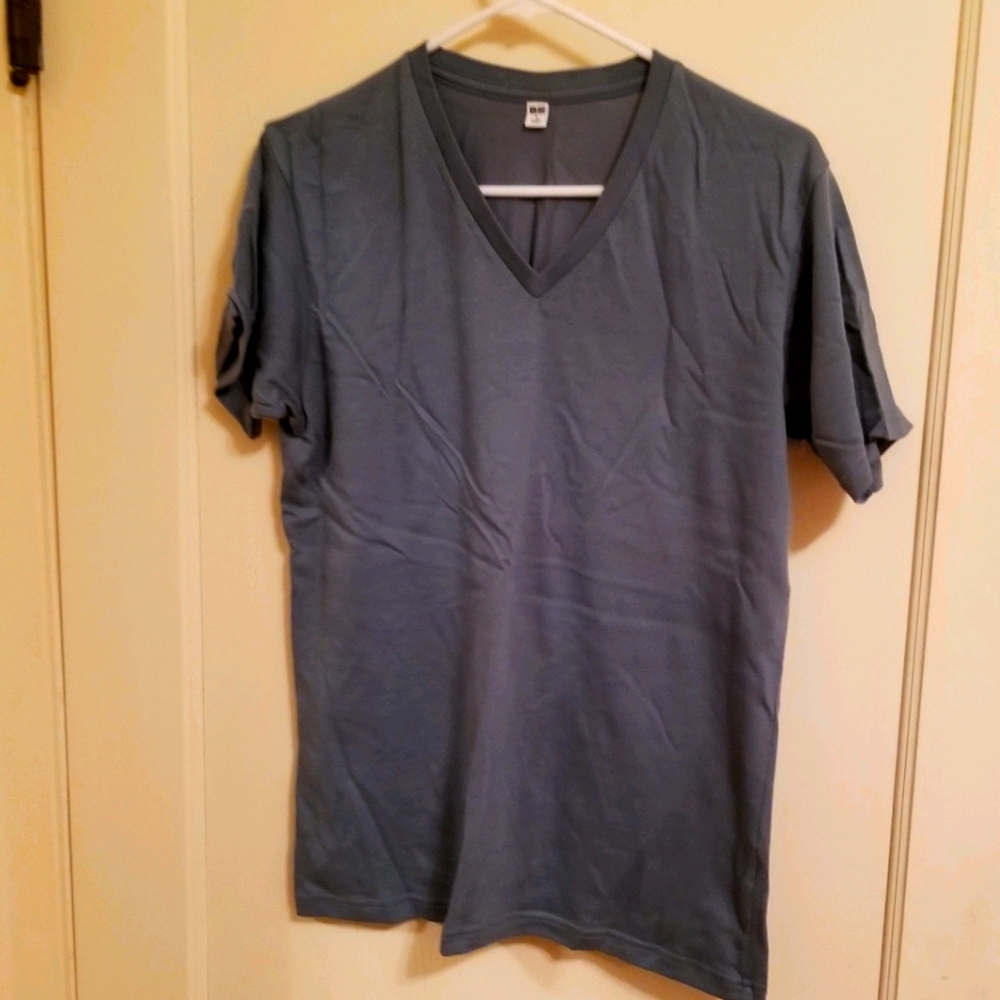 NEW! Super Soft Uniqlo V-Neck T-Shirt, Tee